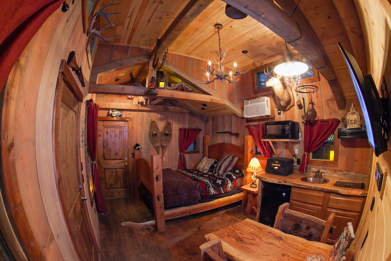 Interior 4